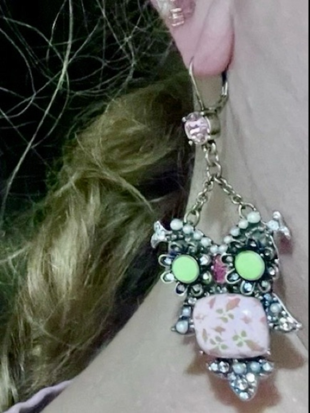 VTG Betsey Johnson New York Owl Drop Earrings w/Uranium Glass glow